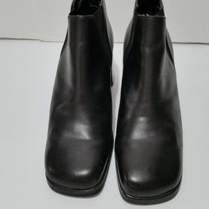 Women's Impo Black Pullover Ankle Boots - 7M